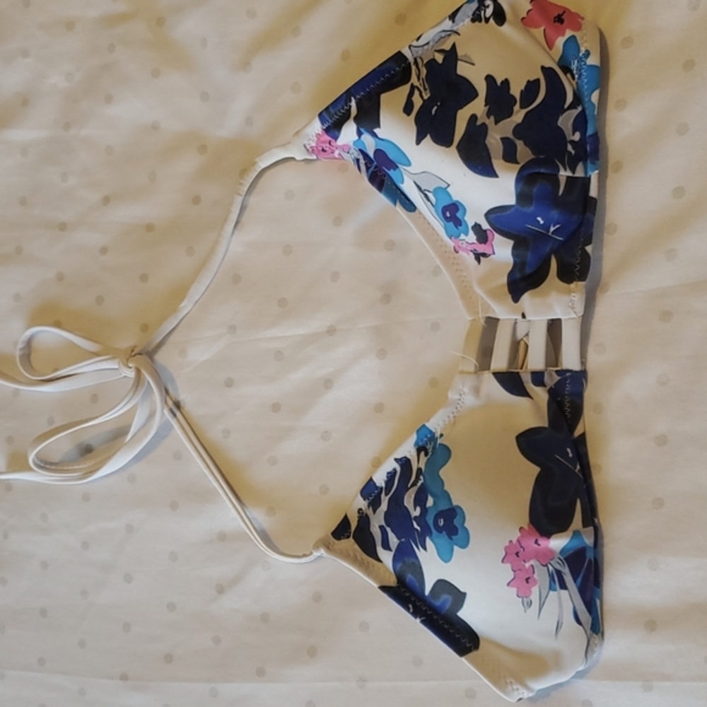 Halter Floral Bikini Top 👽